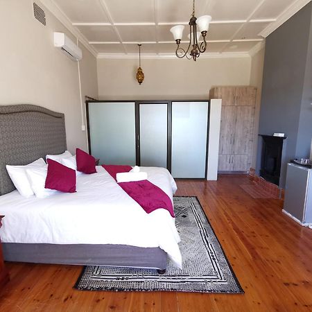 Lucolo Palace B&B Aliwal North Extérieur photo